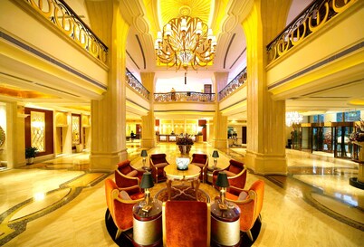 大连国尊王朝大饭店