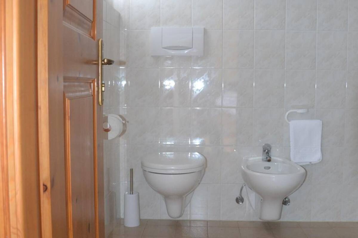 free toiletries, hair dryer, bathrobes, bidet