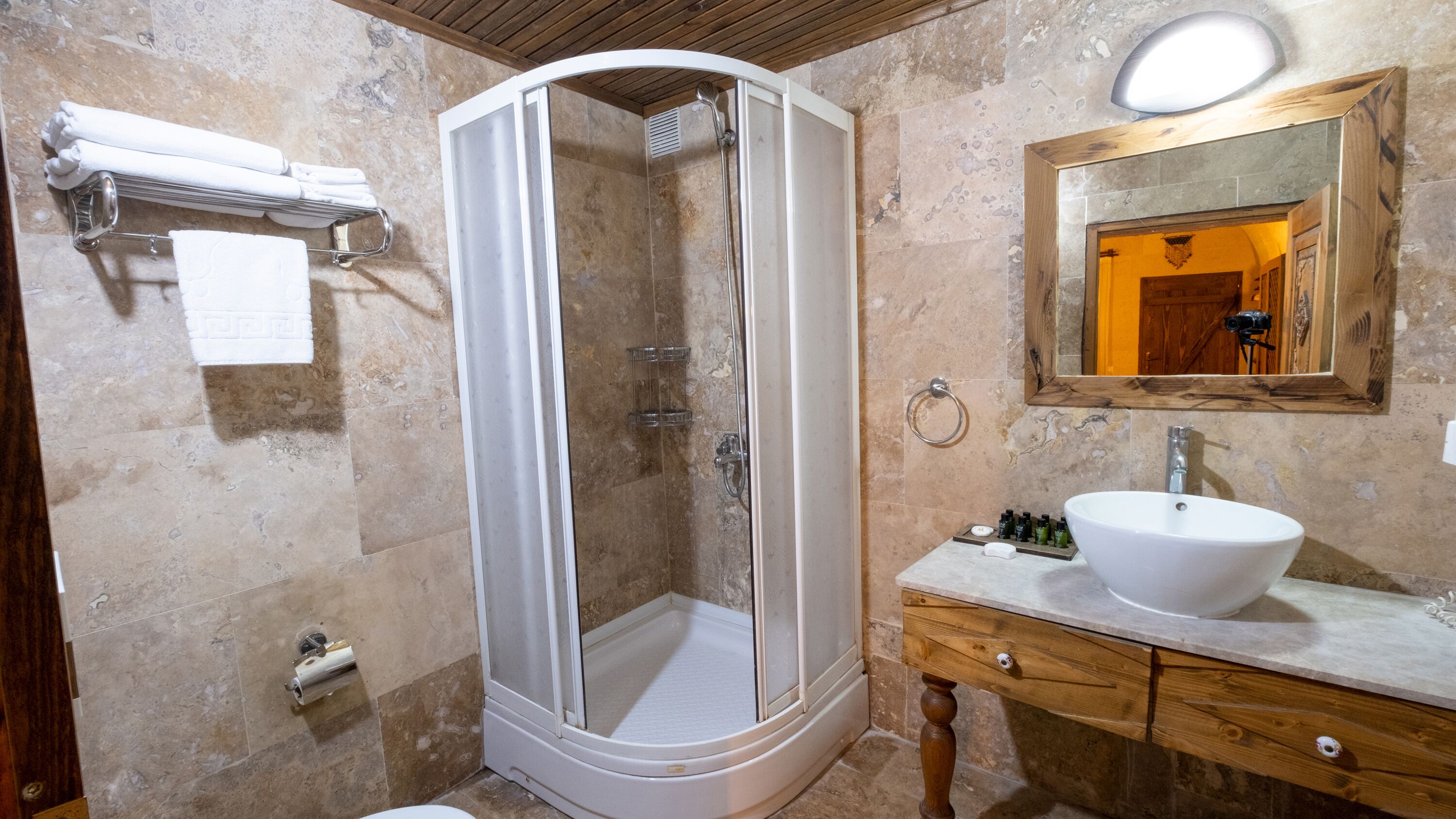 premier room | bathroom | free toiletries, hair dryer, slippers, towels