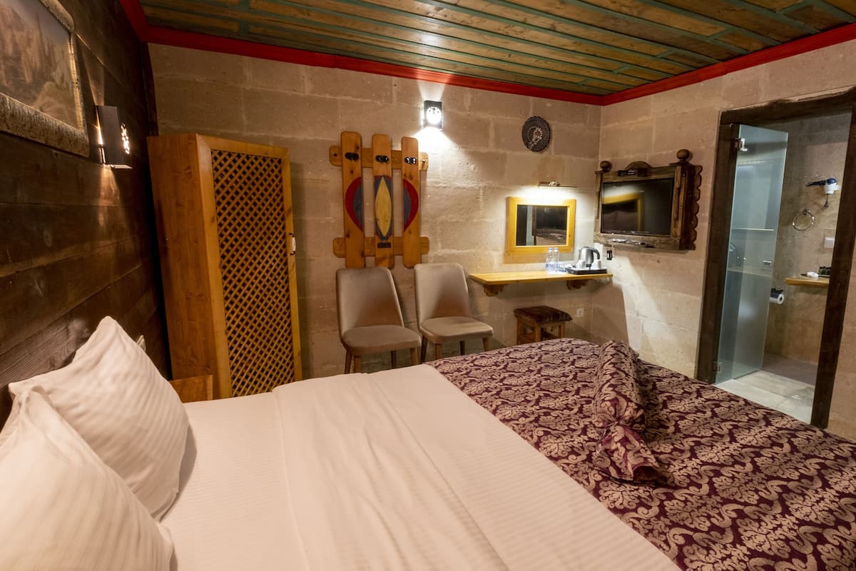 Standard Room | Premium bedding, soundproofing, iron/ironing board, free WiFi