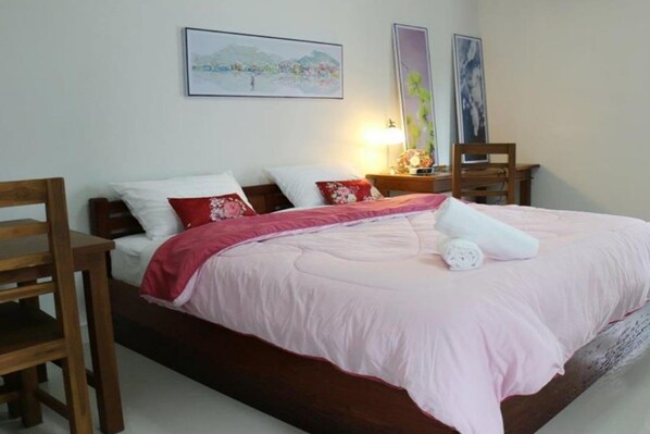 Standard Double Room | Desk, free WiFi