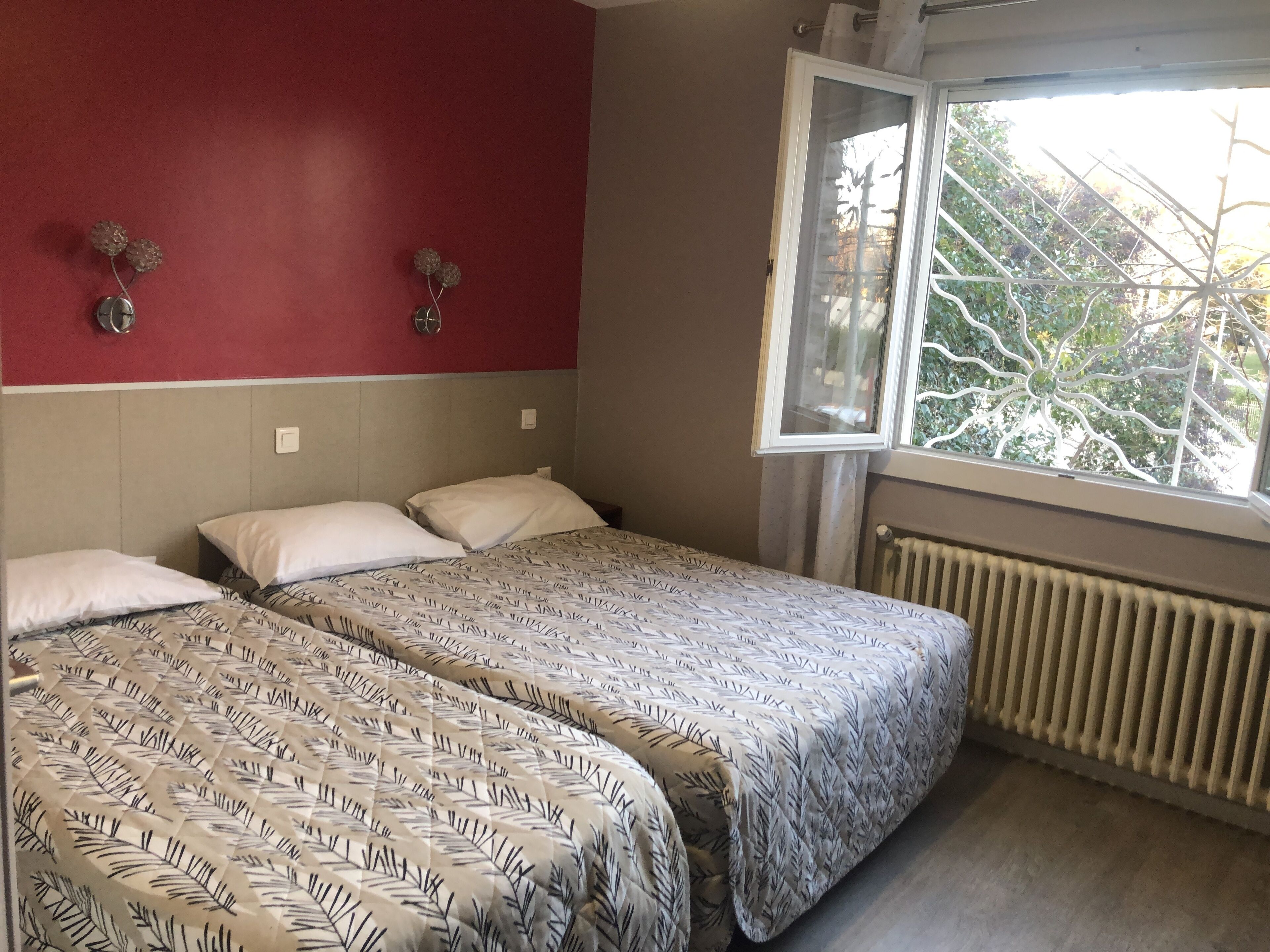 Twin Room | Desk, soundproofing, free WiFi, bed sheets