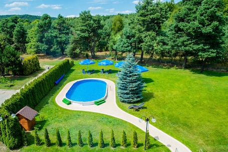 Seasonal outdoor pool