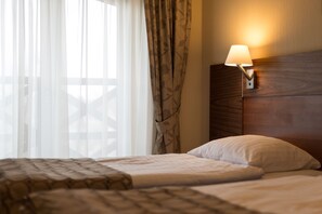 Comfort Studio | In-room safe, iron/ironing board, travel crib, free WiFi - Hotel Ostaniec (Kroczyce)