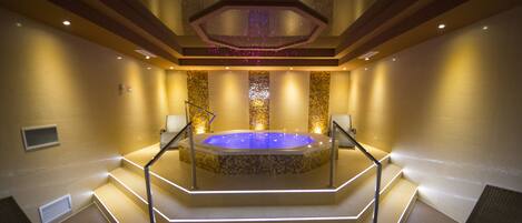 2 hoitohuonetta, hierontapalveluita