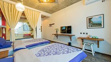 Yu Sa Three Person Room | In-room safe, blackout drapes, soundproofing, WiFi (free)