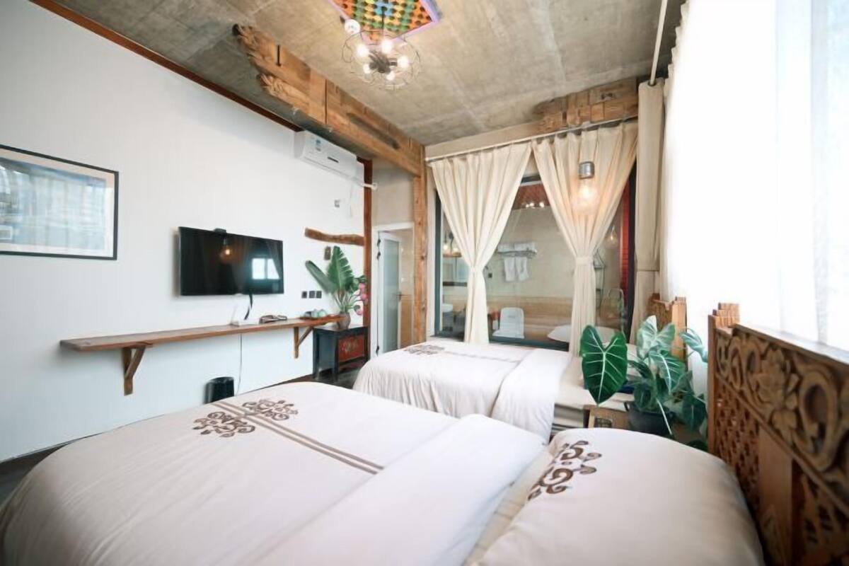 In-room safe, blackout curtains, soundproofing, free WiFi