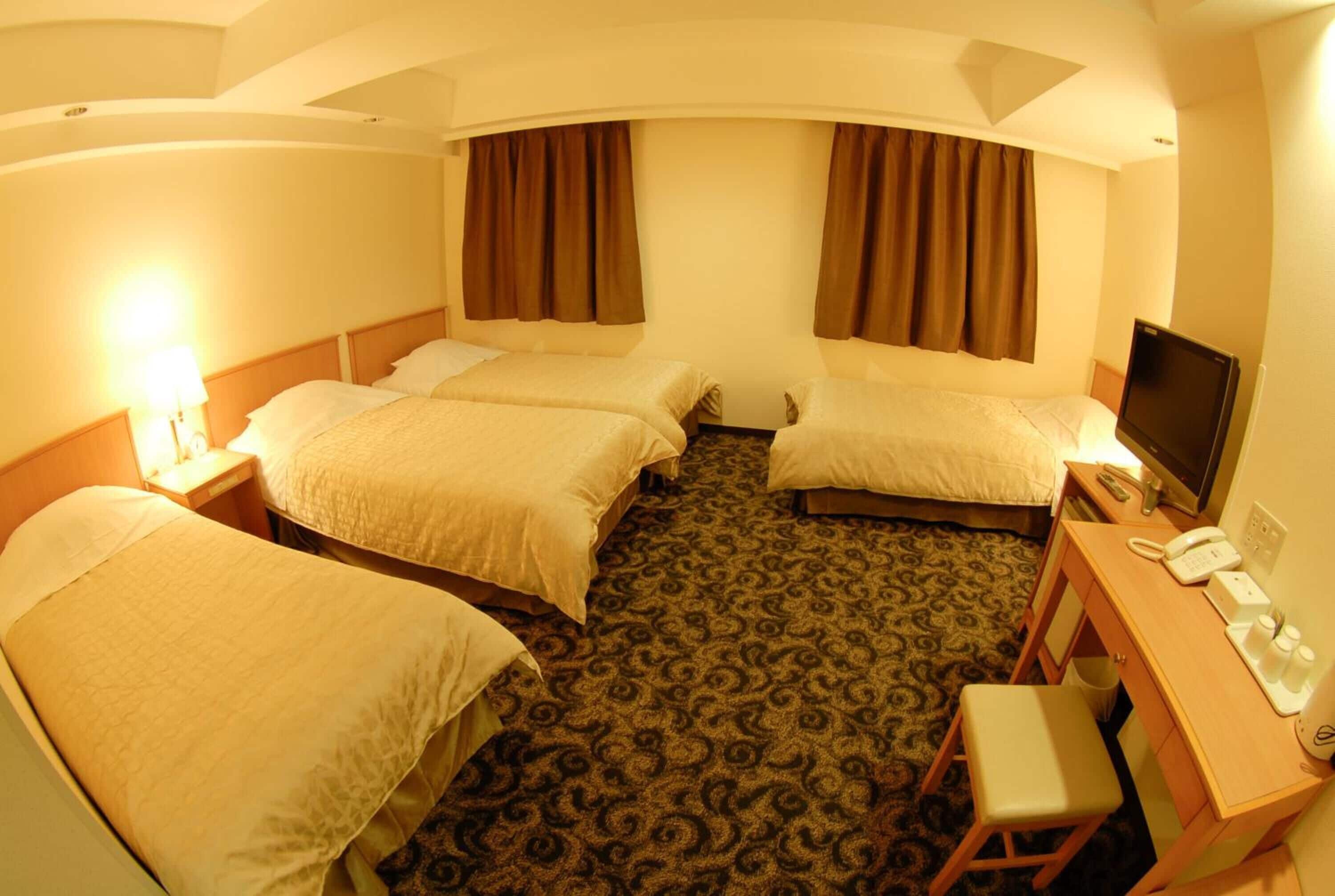 quintuple room, non smoking | 1 bedroom, desk, blackout curtains, free wired internet