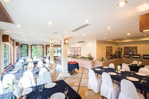 Breakfast area - Horseshoe Point Pattaya (Pattaya)