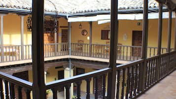 Cour