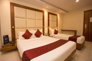 Premium bedding, desk, free WiFi - FabHotel Address Inn (Mumbai)