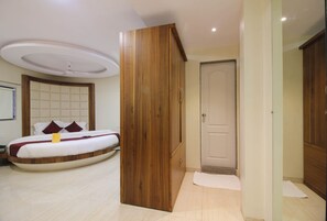 Ropa de cama de alta calidad, escritorio y wifi gratis 