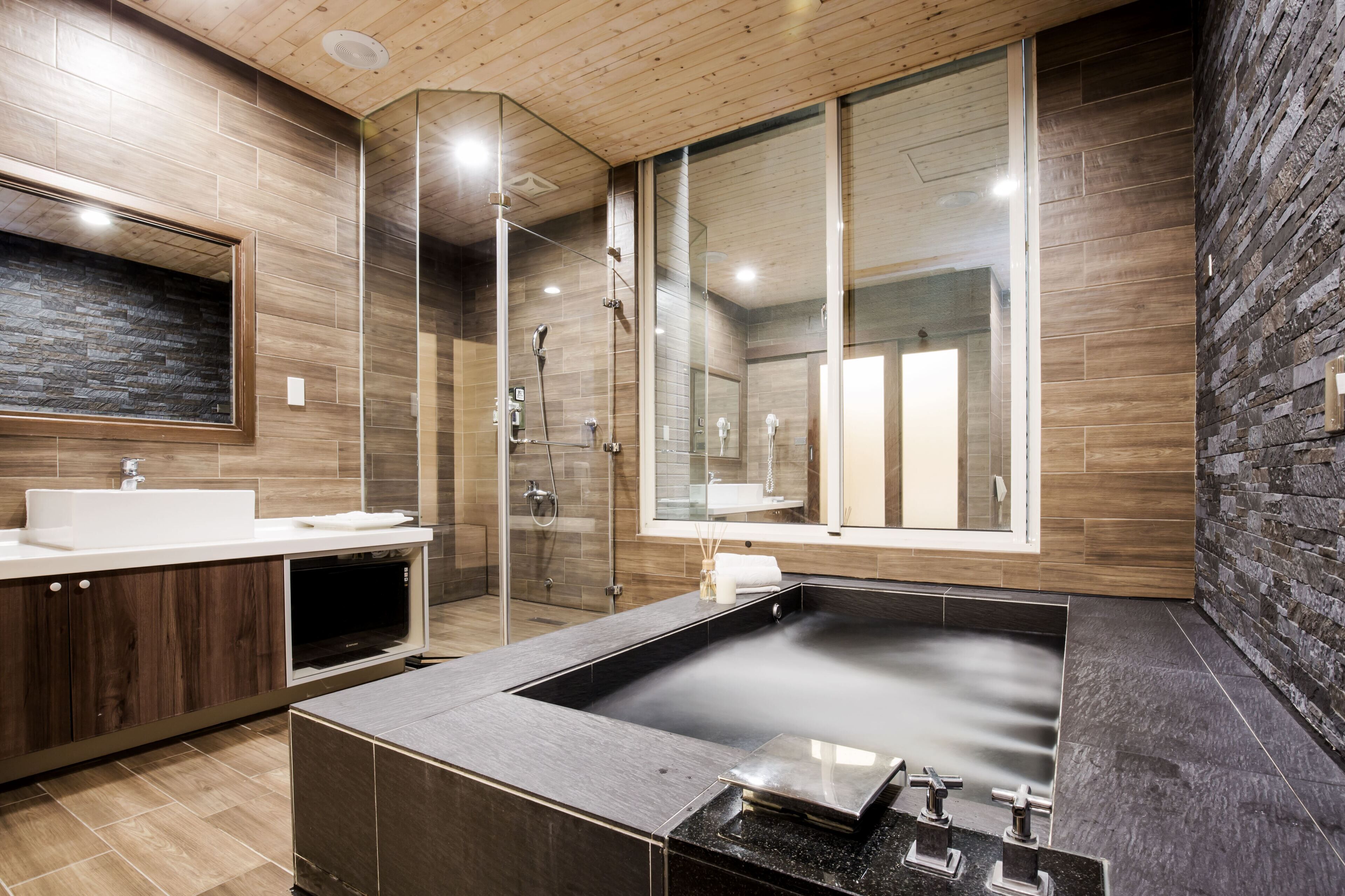 deluxe suite (check-in available after 8pm for sat. & public holidays) | jetted bathtub