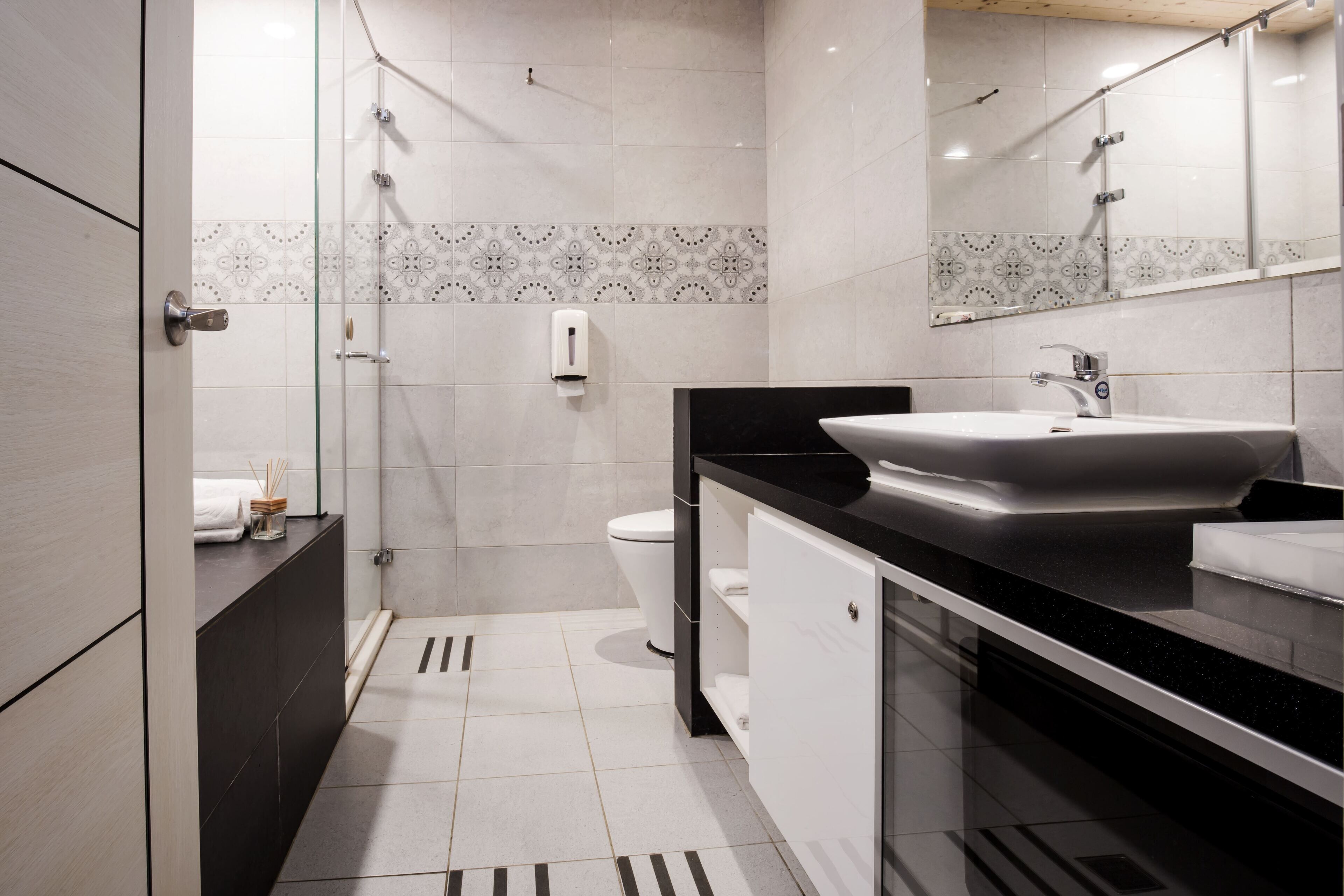 double room | bathroom sink