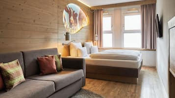 Chill-Out-Alm fĂŒr 2 Personen | Zimmersafe, individuell dekoriert, individuell eingerichtet