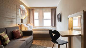 Chill-Out-Alm fĂŒr 2 Personen | Zimmersafe, individuell dekoriert, individuell eingerichtet