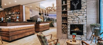 โคคูน เฮาพท์บานโฮฟ