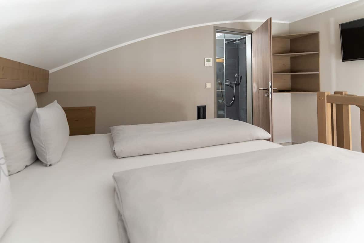 In-room safe, individually decorated, individually furnished, desk