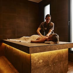 Lichaamsbehandelingen, hotstone-massages, Thaise massages