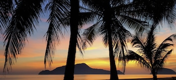 Ubicación a pie de playa, kayak, paseos en lancha motora y pesca