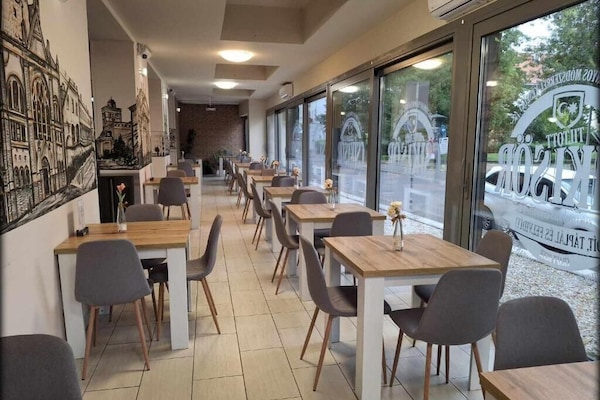 Coffee shop