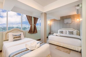 Family Suite Room with Bathtub | Desk, laptop workspace, blackout curtains, free WiFi - RoomQuest Suvarnabhumi Airport Rom Klao (Bangkok)