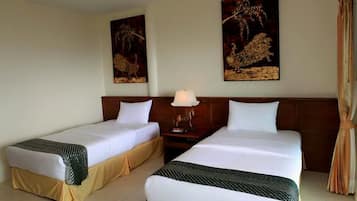 Deluxe Suite Twin Room | Desk, rollaway beds, free WiFi