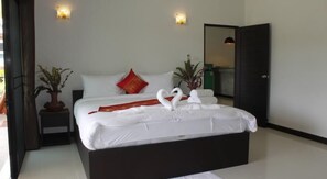 Two-Bedroom Villa | Meja kerja, Wi-Fi gratis, dan seprai linen
