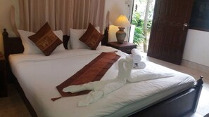 Bungalow | Escritorio, wifi gratis y ropa de cama