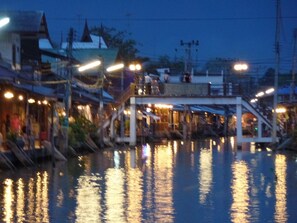 حمام سباحة