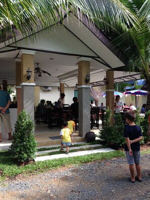 Dining - Naya Pool Villa (Rawai)