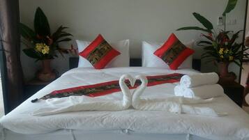 Family Home 2 Bedroom | 2 soverom, safe på rommet, skrivebord og wi-fi (inkludert)