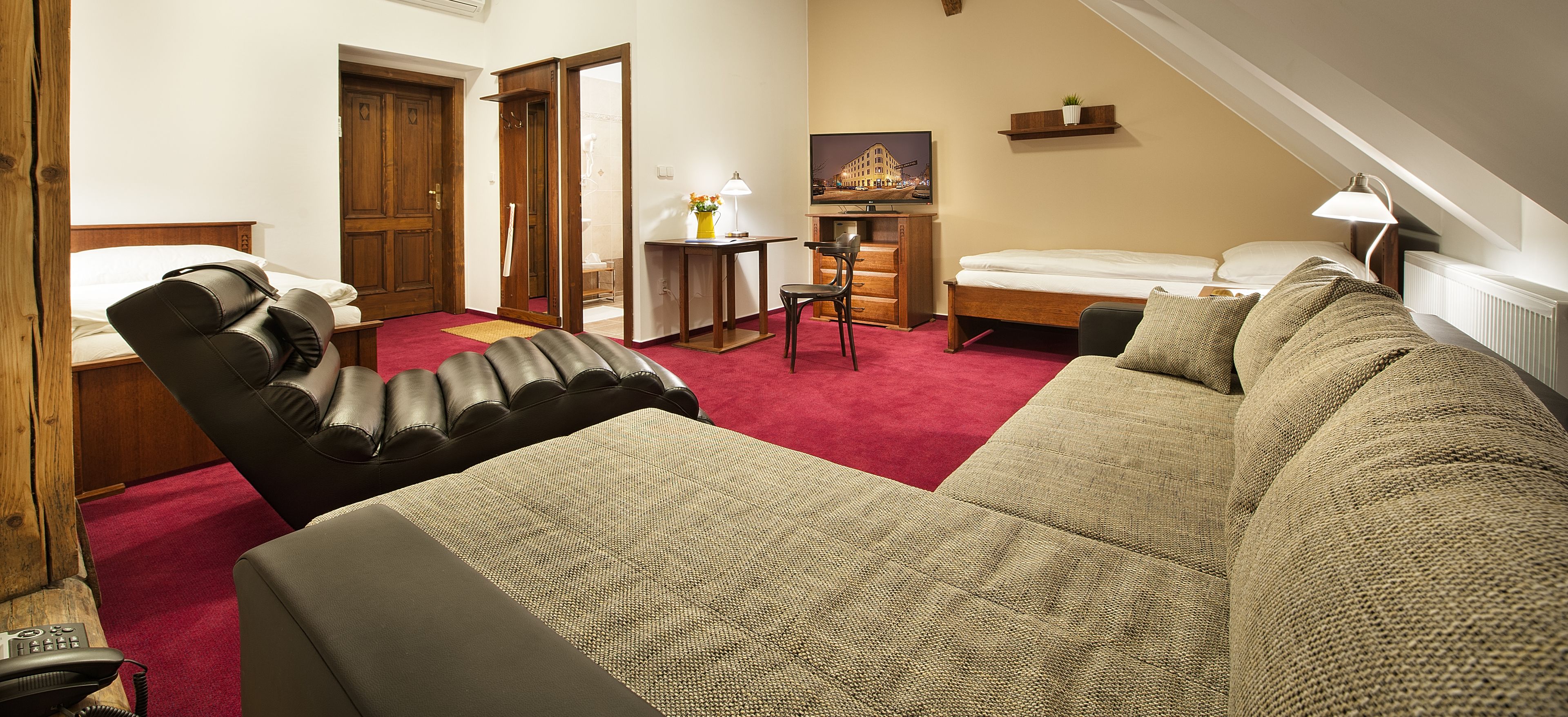 minibar, in-room safe, individually decorated, individually furnished