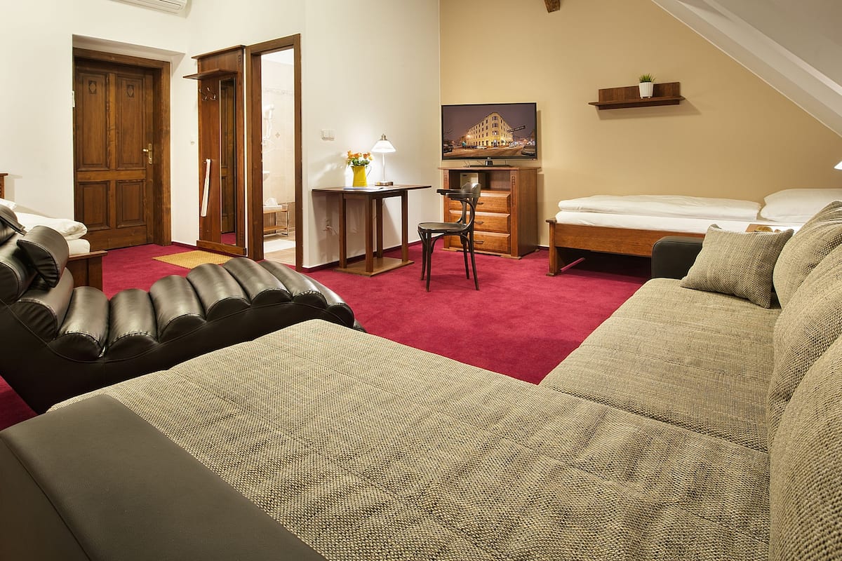 minibar, in-room safe, individually decorated, individually furnished