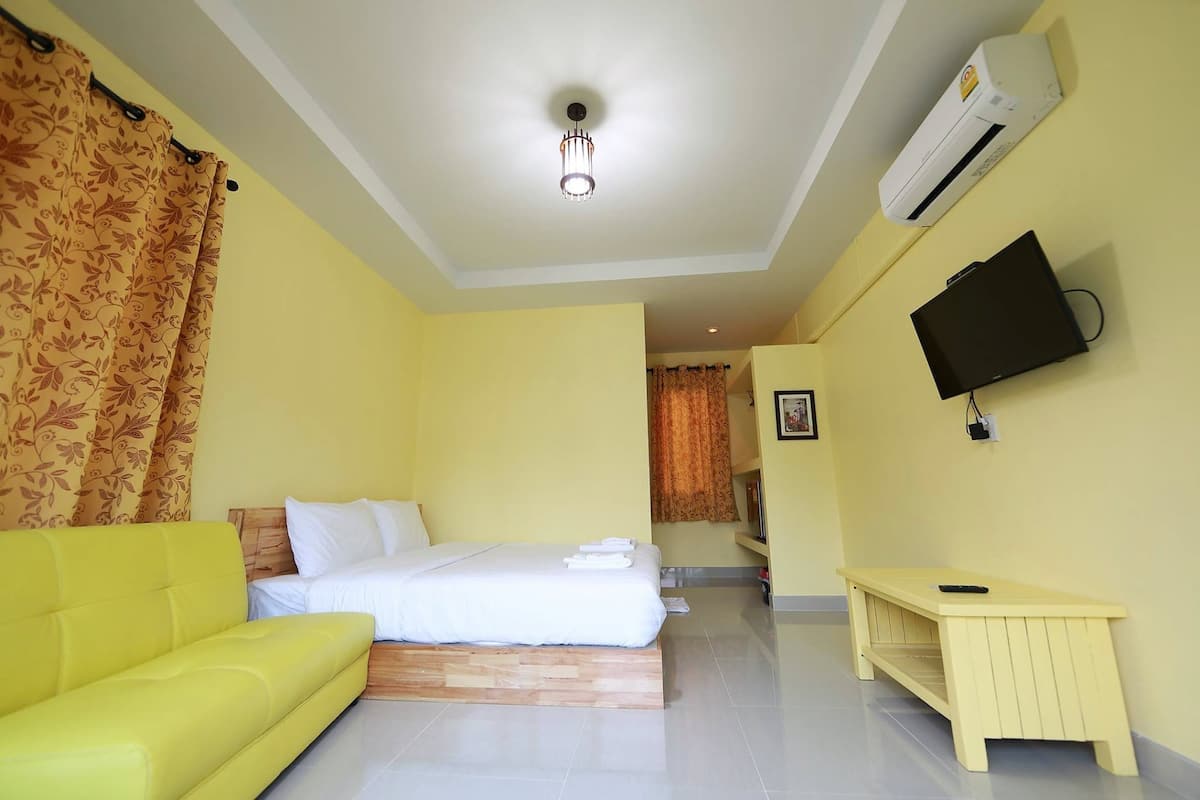 Standard Room, Mountain View | Free WiFi, bed sheets