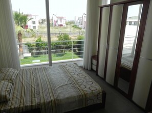 Villa, 3 habitaciones | 3 habitaciones, escritorio, tabla de planchar con plancha y wifi 