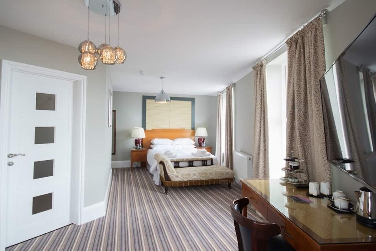 Double Room, Ensuite, Sea View (Room 4)