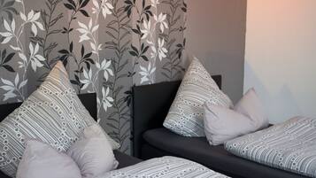 Deluxe-Apartment | Italienische Bettbezüge von Frette, hochwertige Bettwaren, Zimmersafe