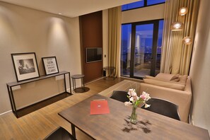 Family Duplex, Terrace | Living room