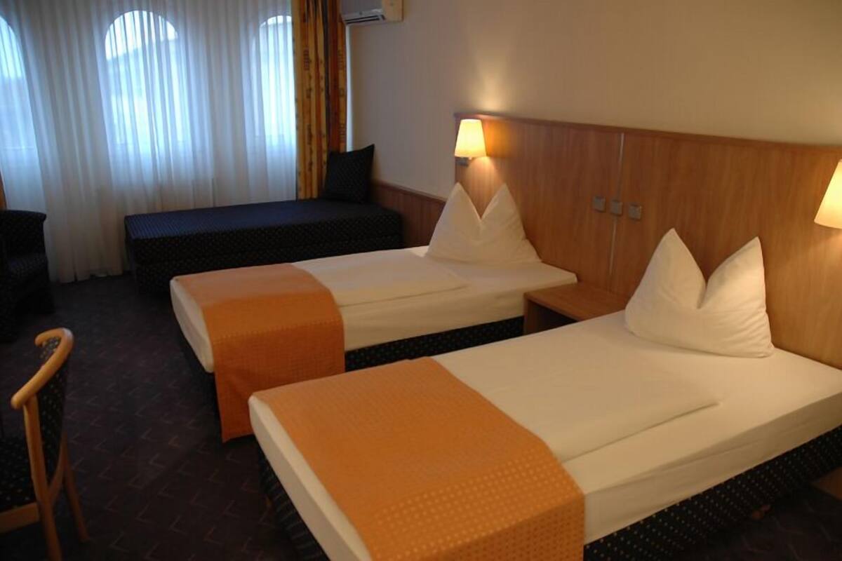Double Room | In-room safe, desk, blackout drapes, soundproofing