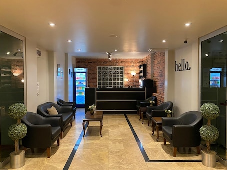 Televisión LCD 32 pulgadas con canales de televisión vía satélite