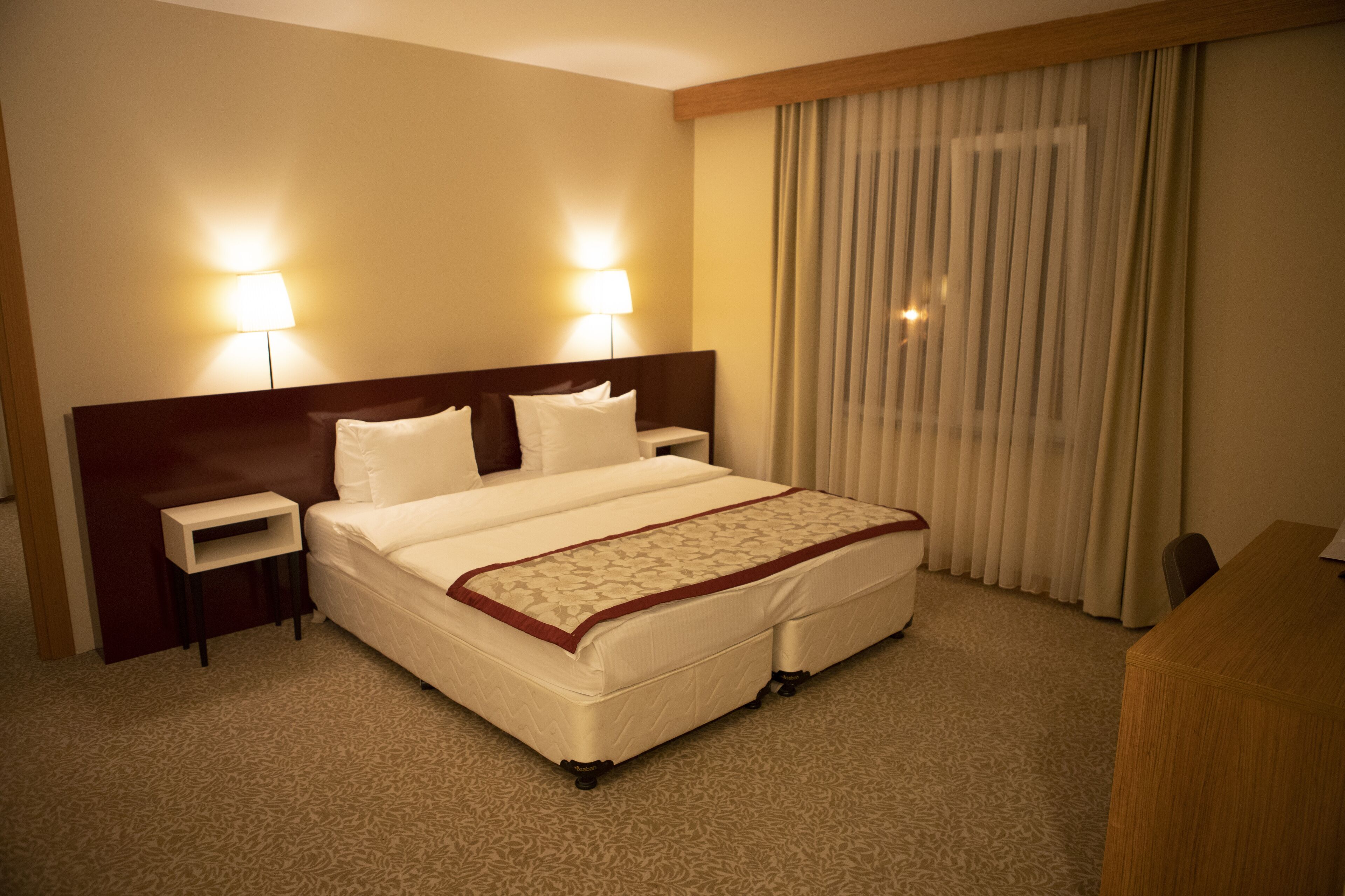 suite, balcony | premium bedding, desk, soundproofing, free wifi