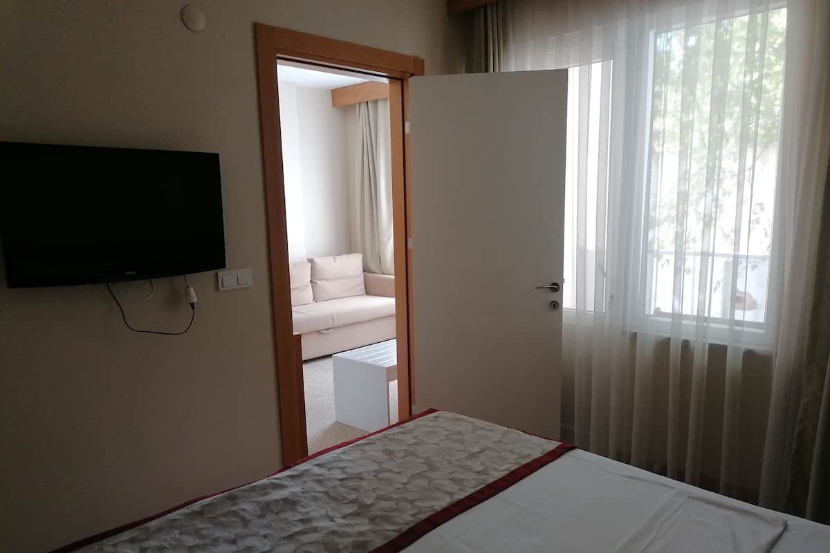 Junior-Suite | 1 Schlafzimmer, hochwertige Bettwaren, Schreibtisch