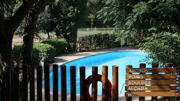 Kolam renang terbuka