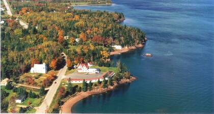 Redclyffe Shore Motor Inn