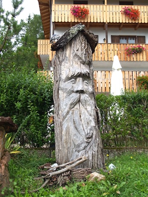 Exterior detail - Hotel Ganzaie (Ville di Fiemme)