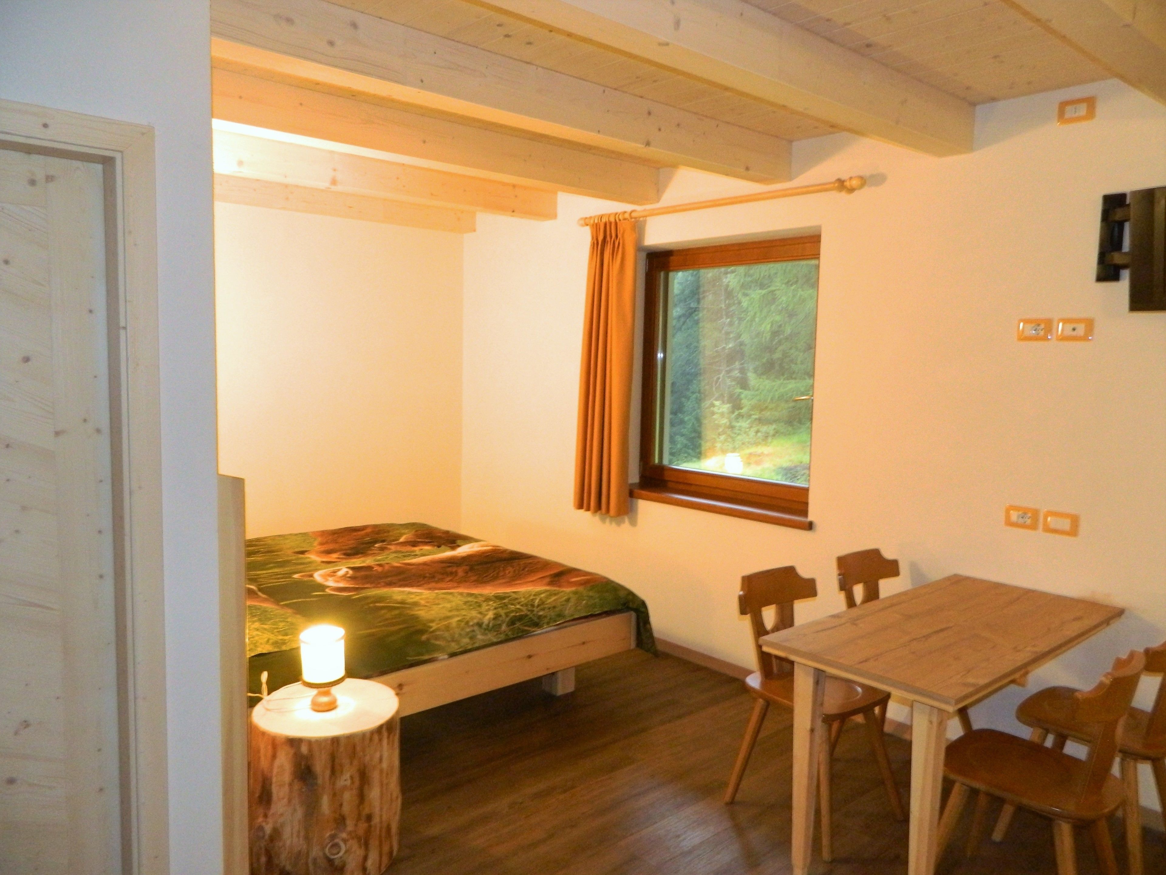 family room, 1 queen bed with sofa bed | 1 bedroom, in-room safe, desk, laptop workspace