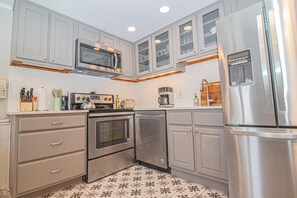 Private kitchen - Mountaintop Condos (Snowshoe)