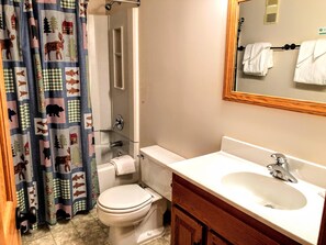Economy Condo (ML356 Clean & Efficient Amazing Mountain Vi) | Bathroom | Free toiletries, towels
