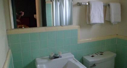 Belmont Motel